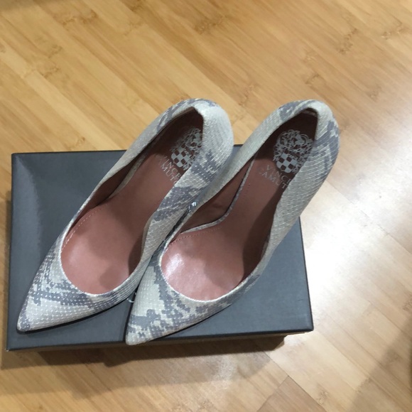 Vince Camuto Shoes - Vince Camuto Metallic Snake Pumps NWT
